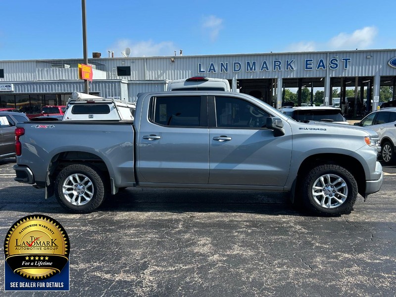 2023 Chevrolet Silverado 1500 RST photo 2