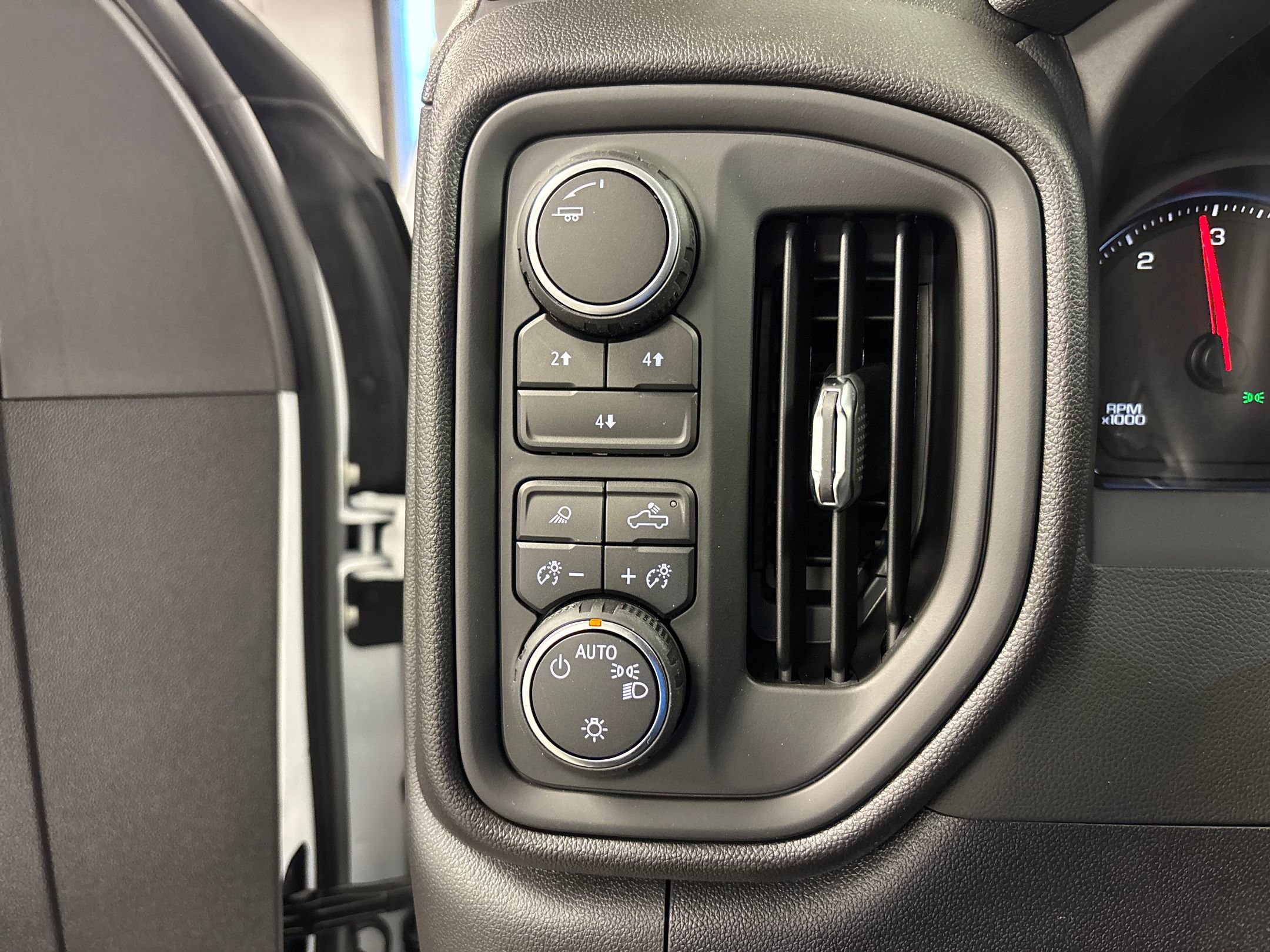 2025 Chevrolet Silverado 3500HD photo 26