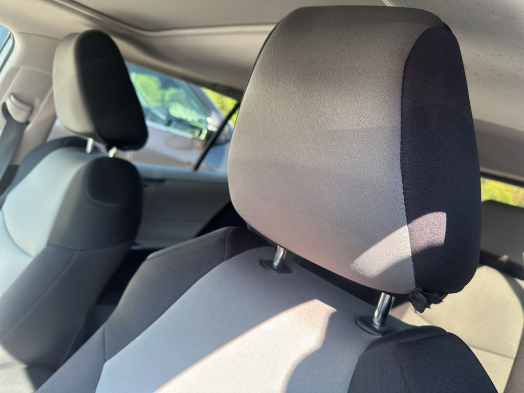 2021 Toyota RAV4 Hybrid XLE photo 8
