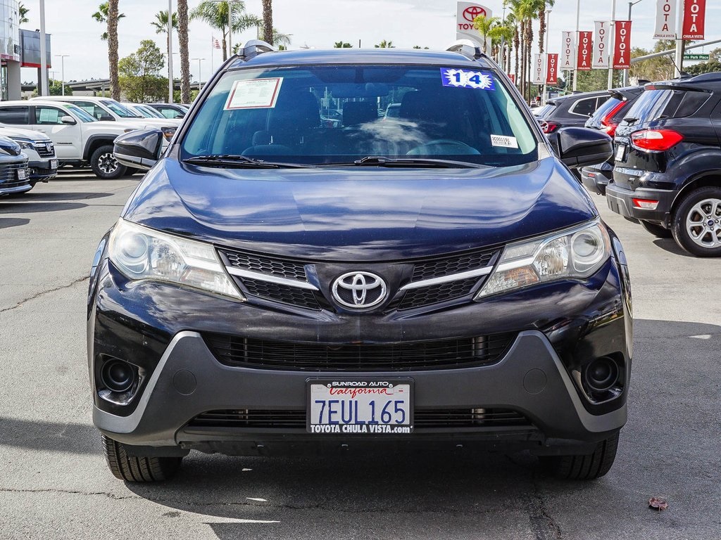 2014 Toyota RAV4 LE photo 2
