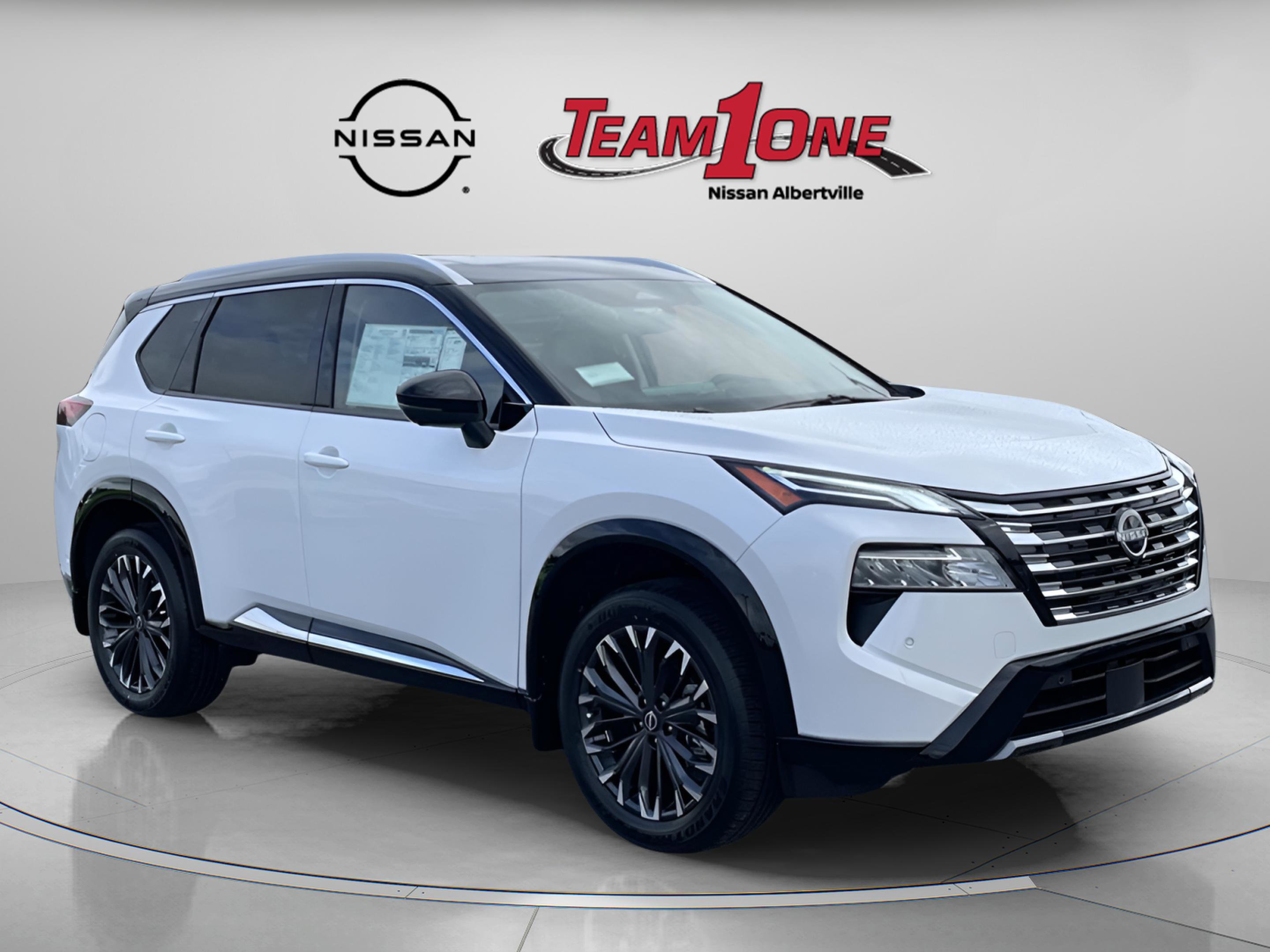 2026 Nissan Rogue Platinum's photo