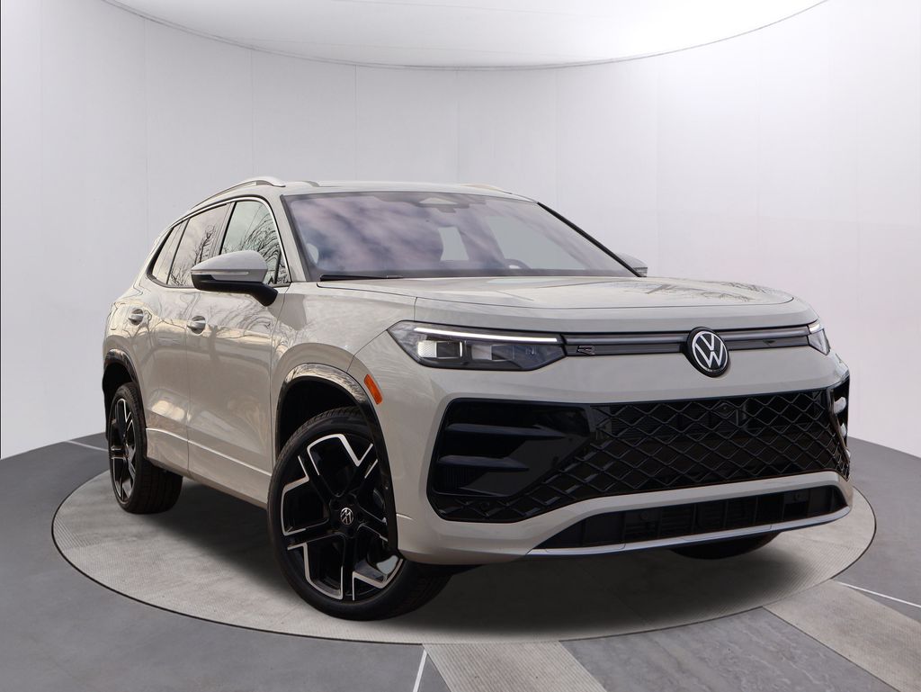 2026 Volkswagen Tiguan SEL R-LINE TURBO's photo