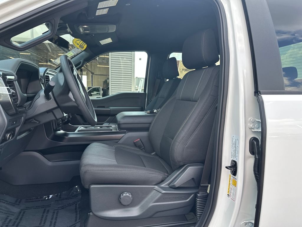 2025 Ford F-150 STX photo 9