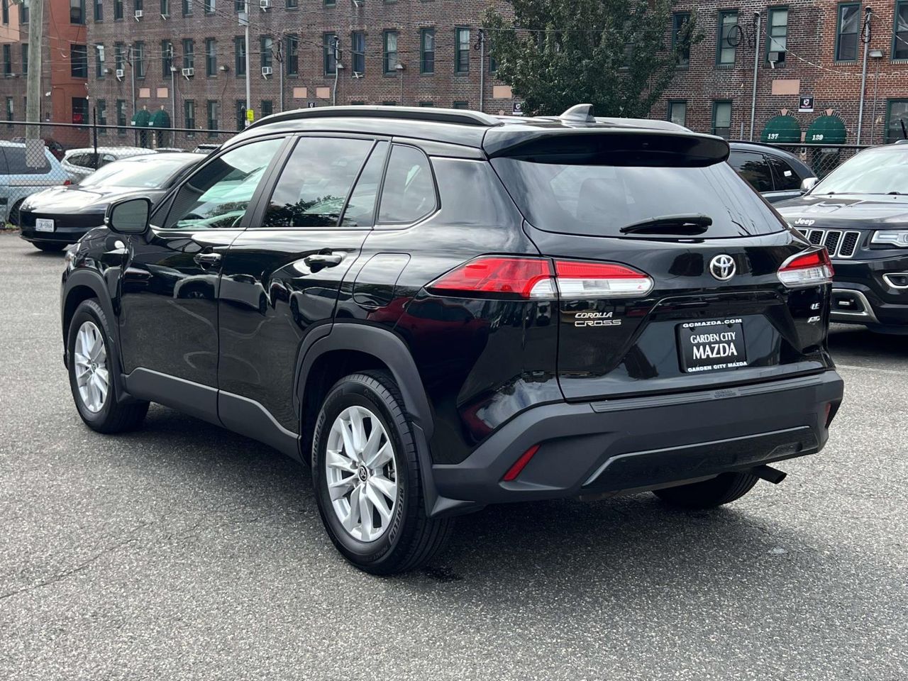2022 Toyota Corolla Cross LE photo 4