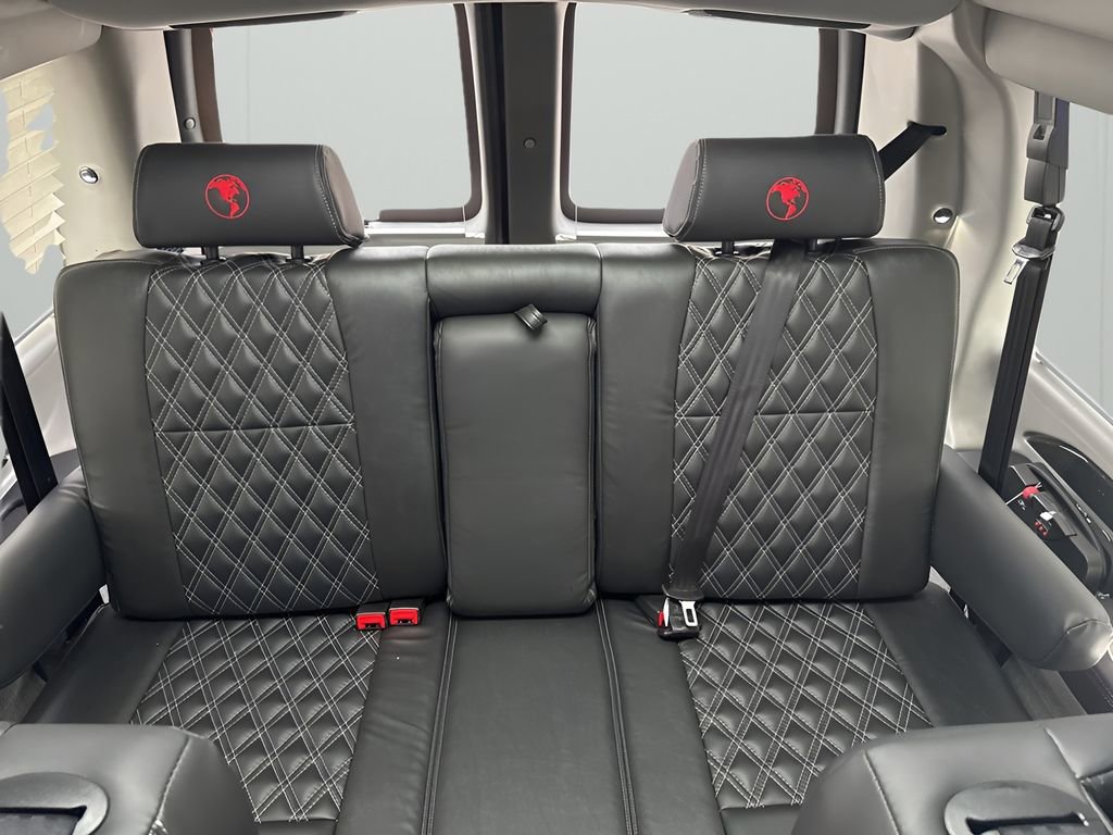 2025 Gmc Savana Cargo 2500 photo 16
