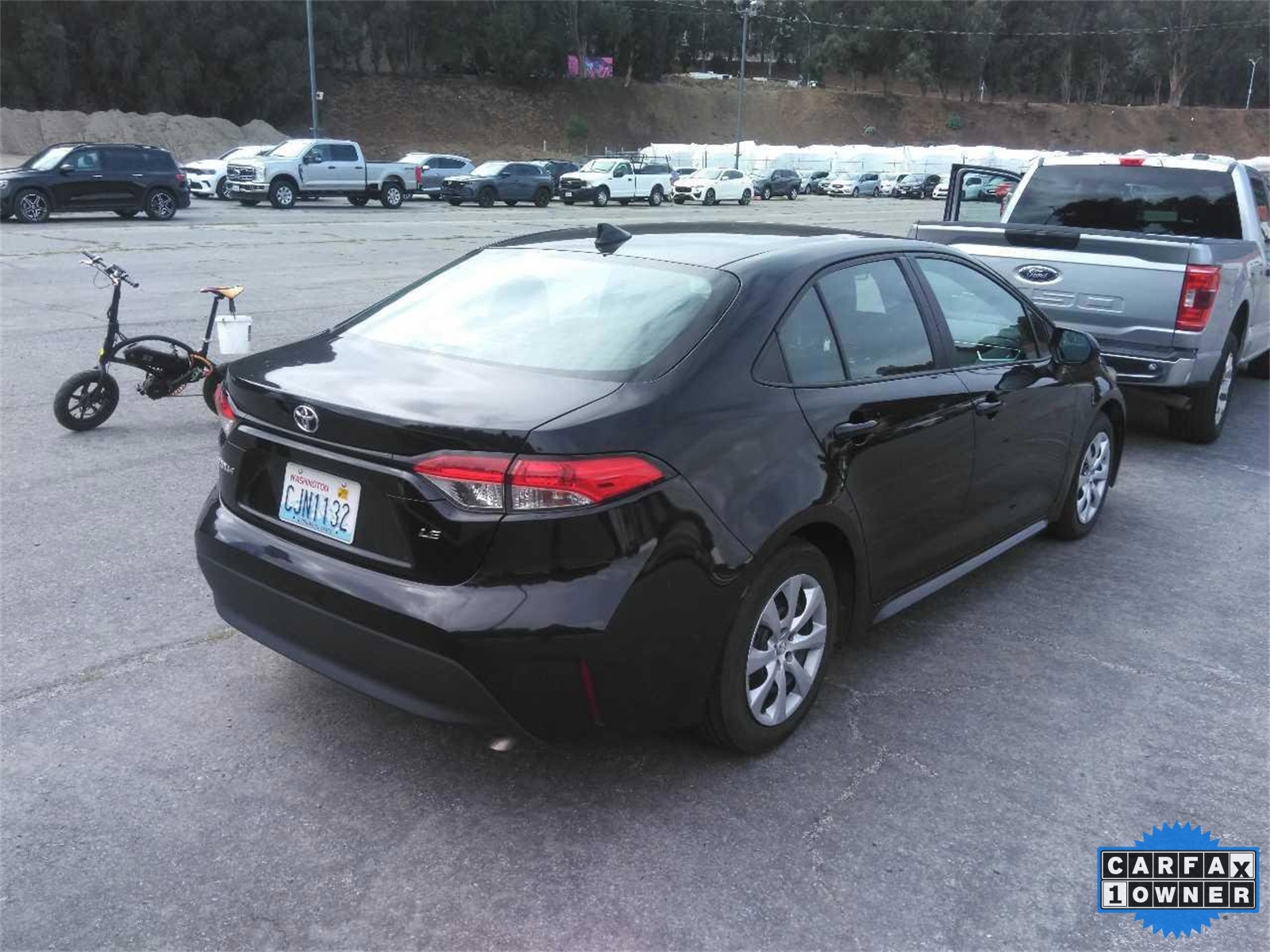 2023 Toyota Corolla LE photo 2