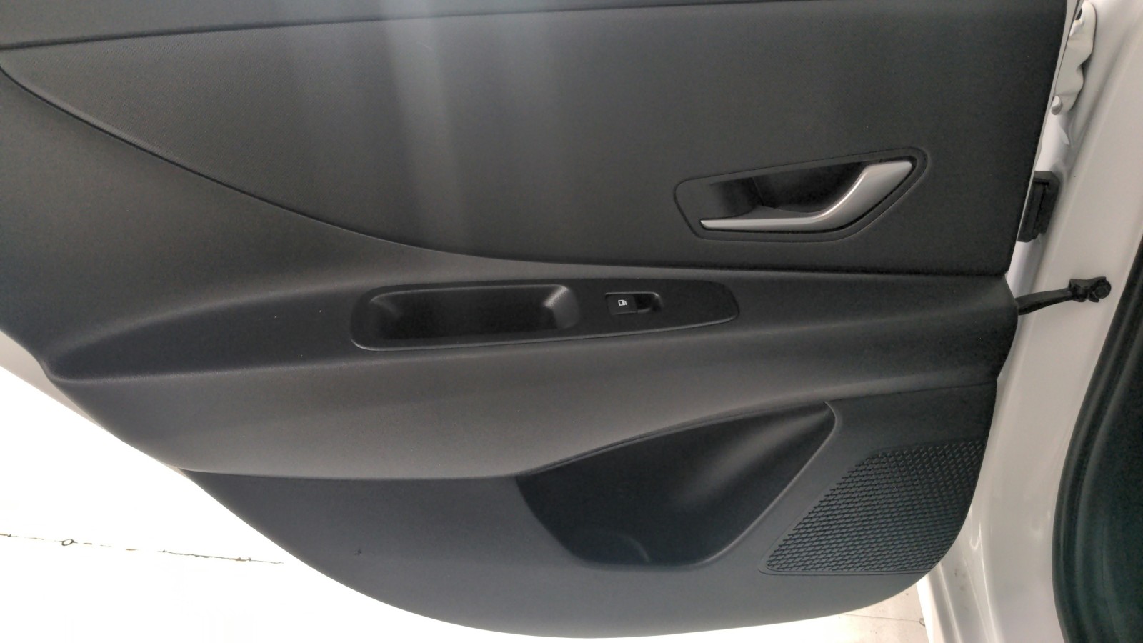 Used 2024 Serenity White Hyundai SEL image 27