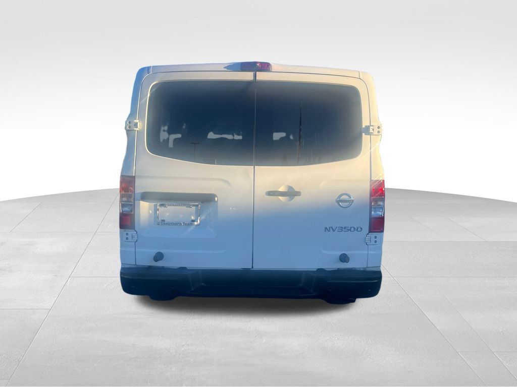 2016 Nissan NV3500 photo 3