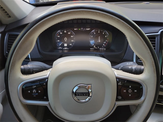 2019 Volvo XC90 T6 Momentum photo 14