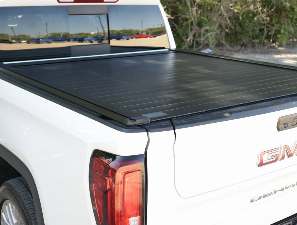 Used 2022 White Frost Tricoat GMC Denali image 30