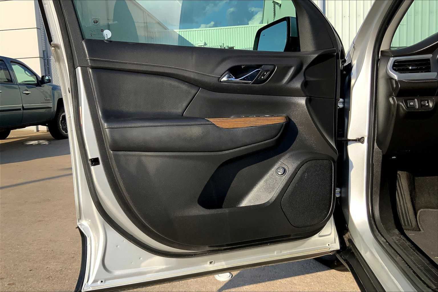 2020 Gmc Acadia SLE photo 18