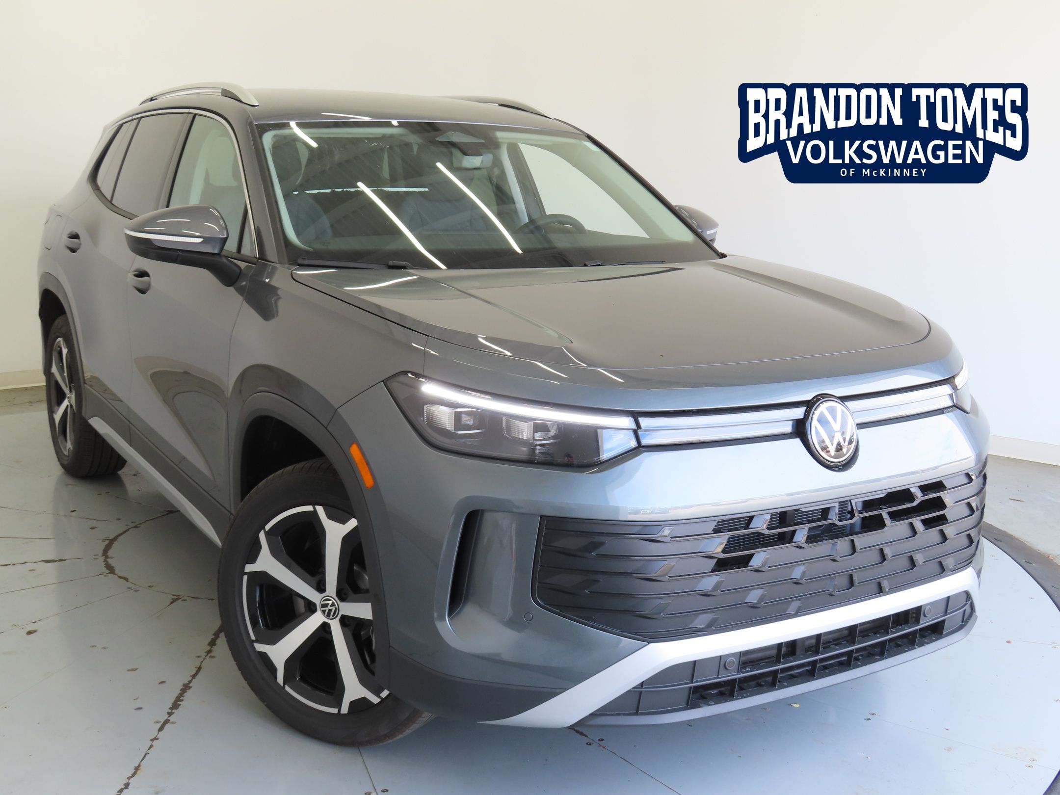 2026 Volkswagen Tiguan SE's photo