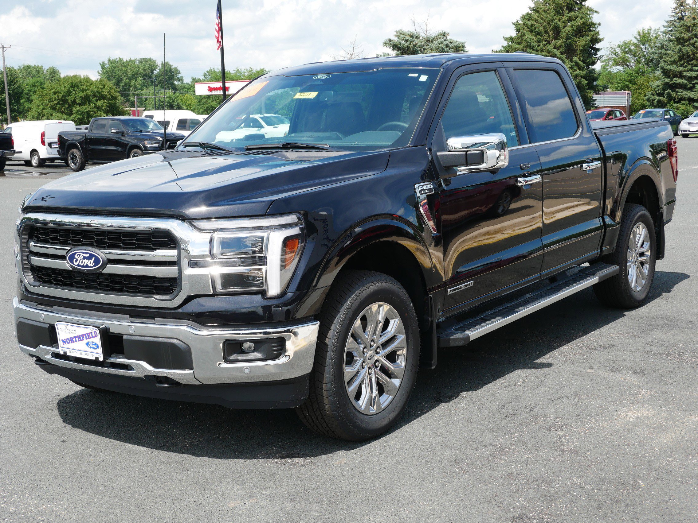 2025 Ford F-150 Lariat photo 3