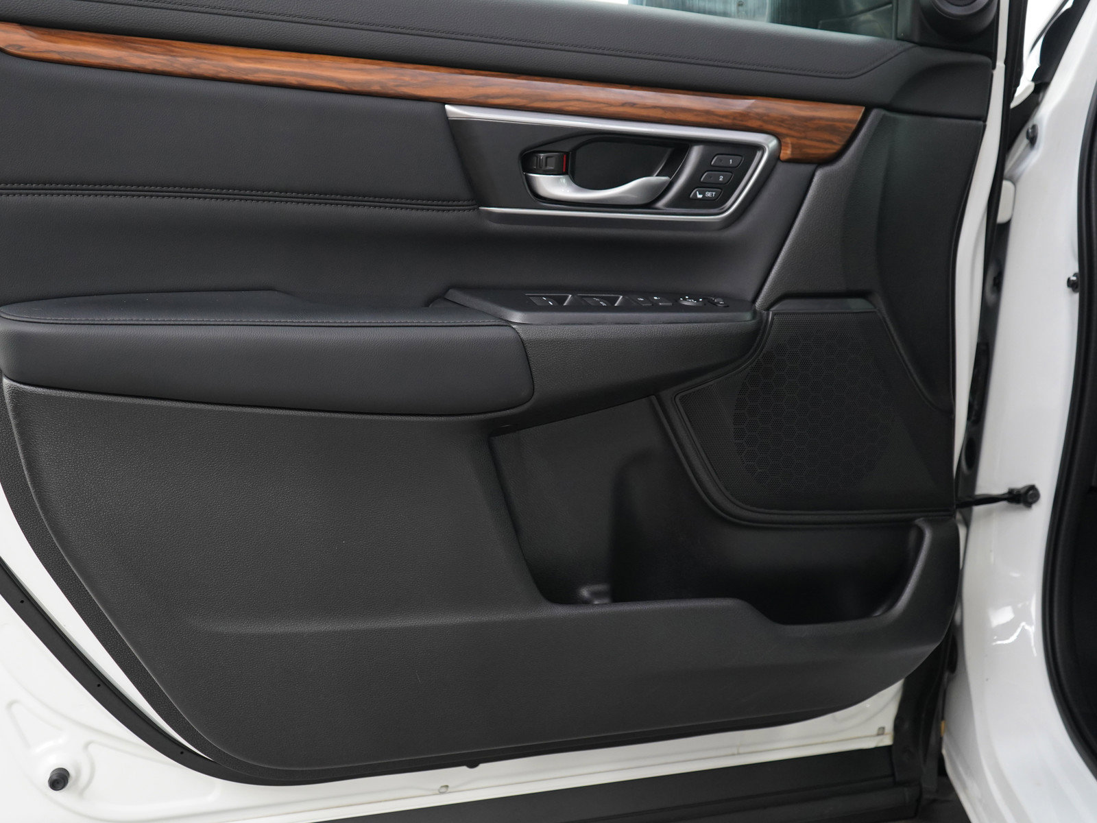 2022 Honda CR-V Touring photo 18
