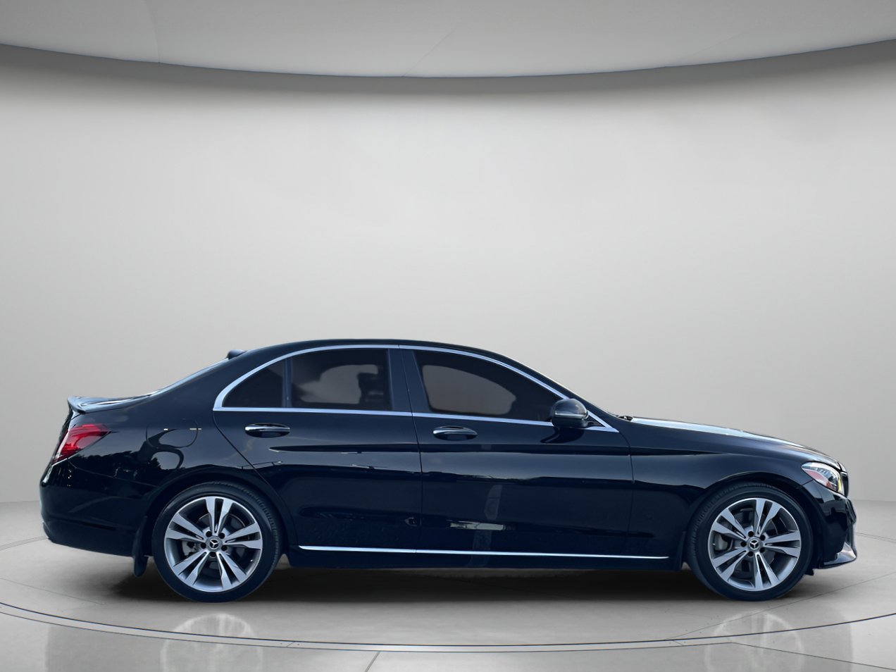 2019 Mercedes Benz C 300 photo 2