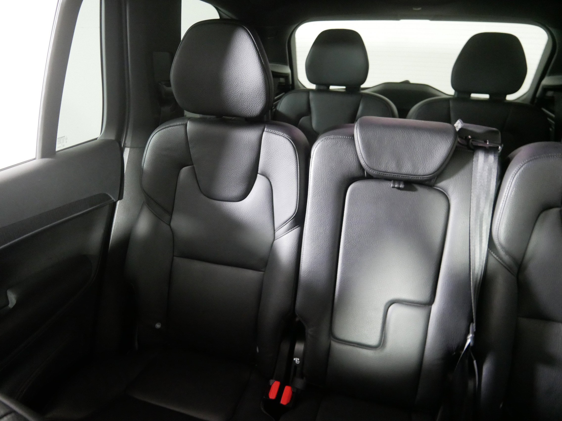 2020 Volvo XC90 Momentum AWD photo 12