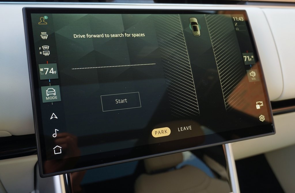 2025 LAND ROVER RANGE ROVER - Image 23