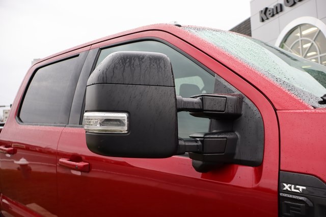 2024 Ford F-250 XLT photo 2