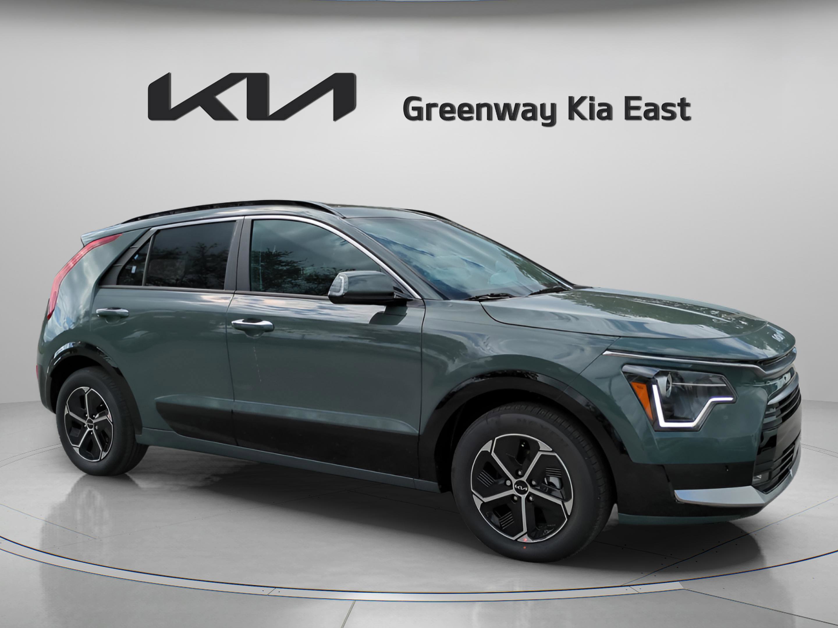 2026 Kia Niro SX photo 2