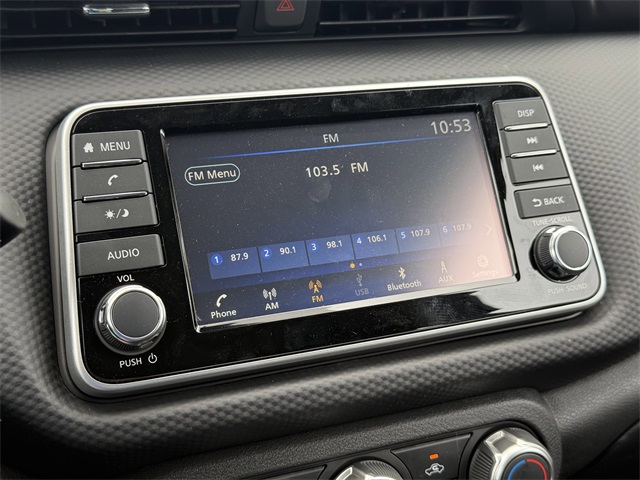 2025 Nissan Kicks Play S photo 15