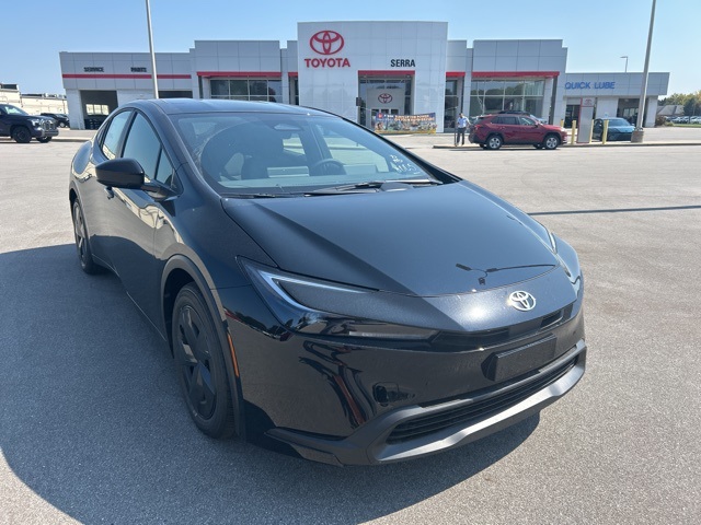 2026 Toyota Prius LE photo 2