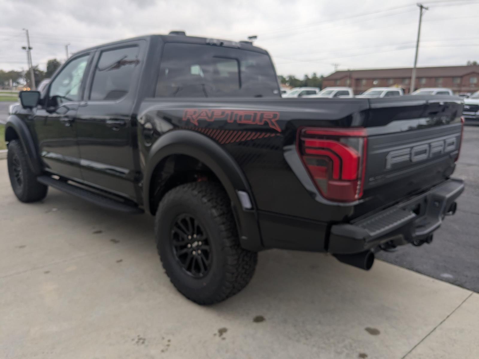 2025 Ford F-150 Raptor photo 4