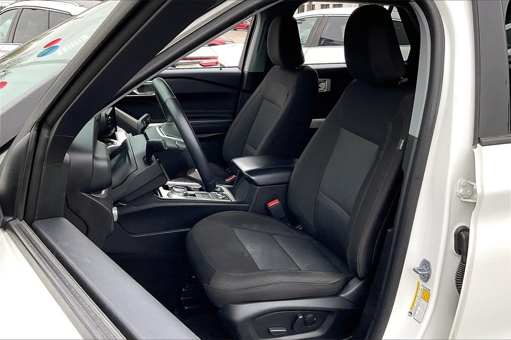 2022 Ford Explorer XLT photo 21