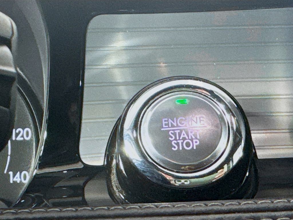 2021 Lincoln Corsair Standard photo 18
