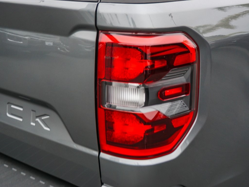 2025 Ford Maverick photo 9