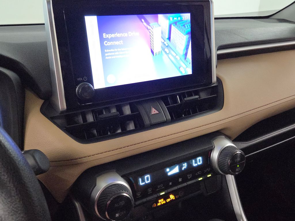 2023 Toyota RAV4 Hybrid XLE photo 22