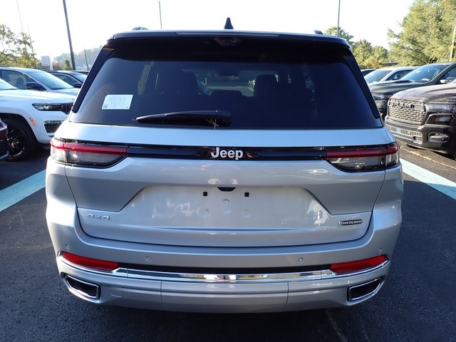 2025 Jeep Grand Cherokee Overland photo 3