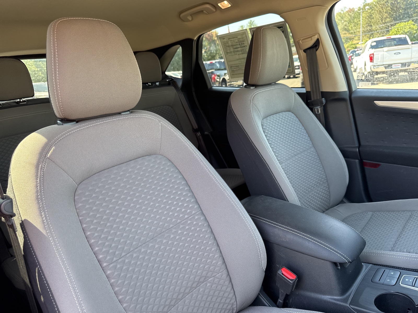 2020 Ford Escape SE photo 4