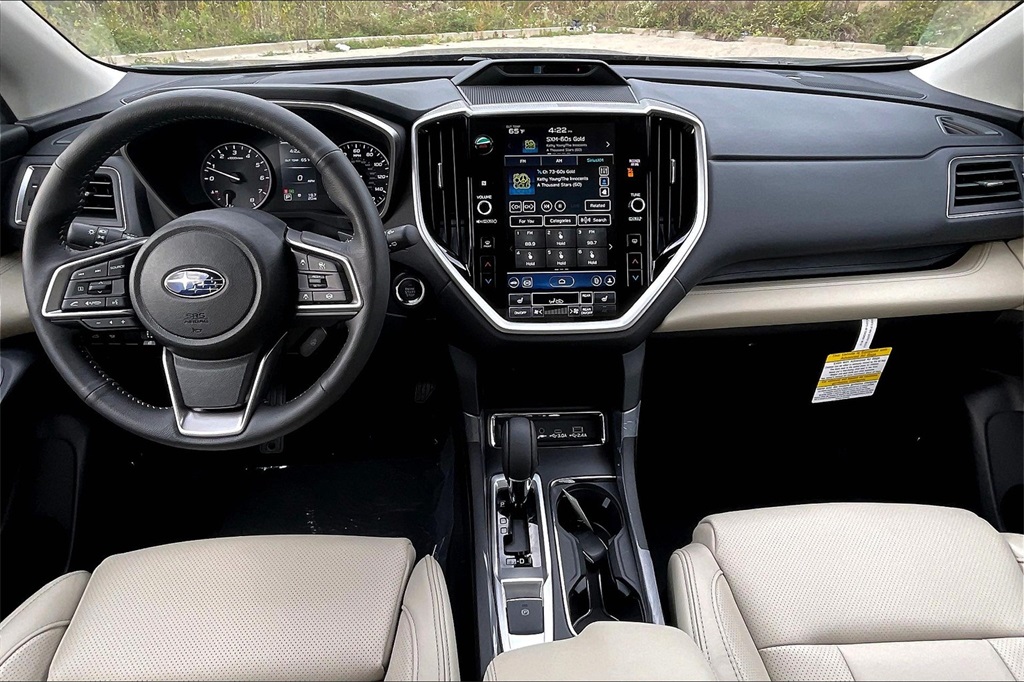 2025 Subaru Ascent Limited photo 3