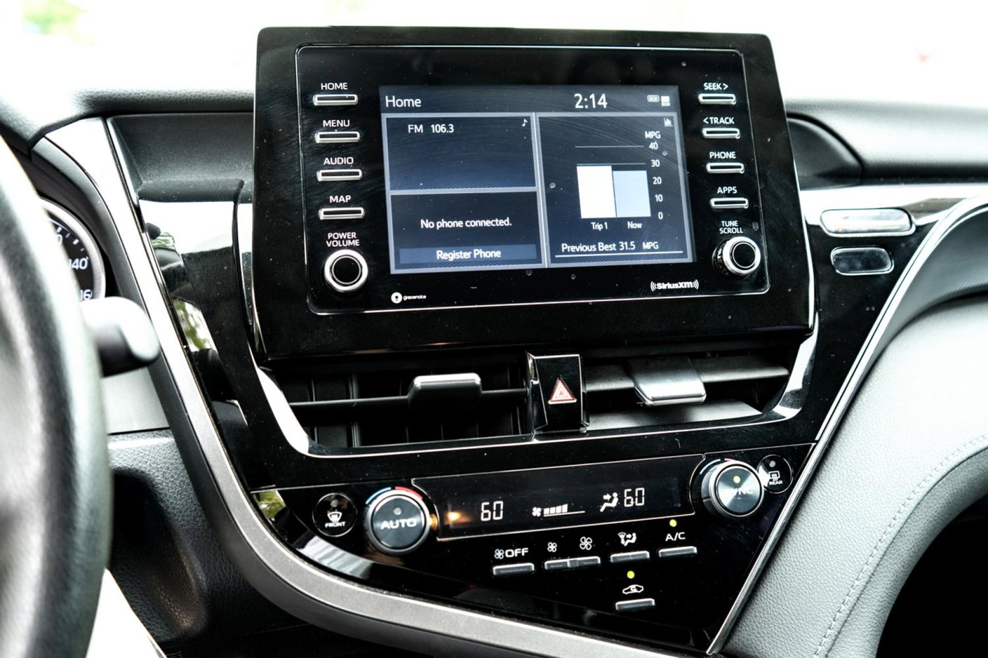2022 Toyota Camry LE photo 22