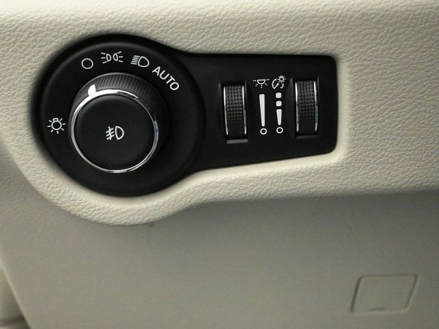 2020 CHRYSLER PACIFICA - Image 11