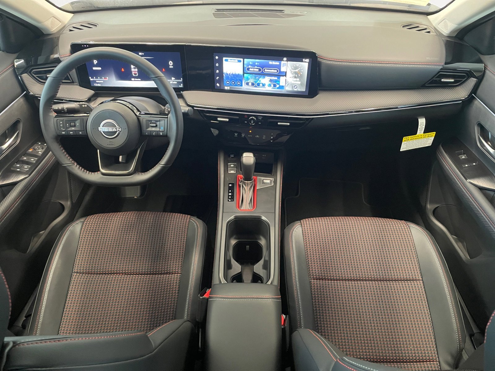 2025 Nissan Kicks SR photo 3