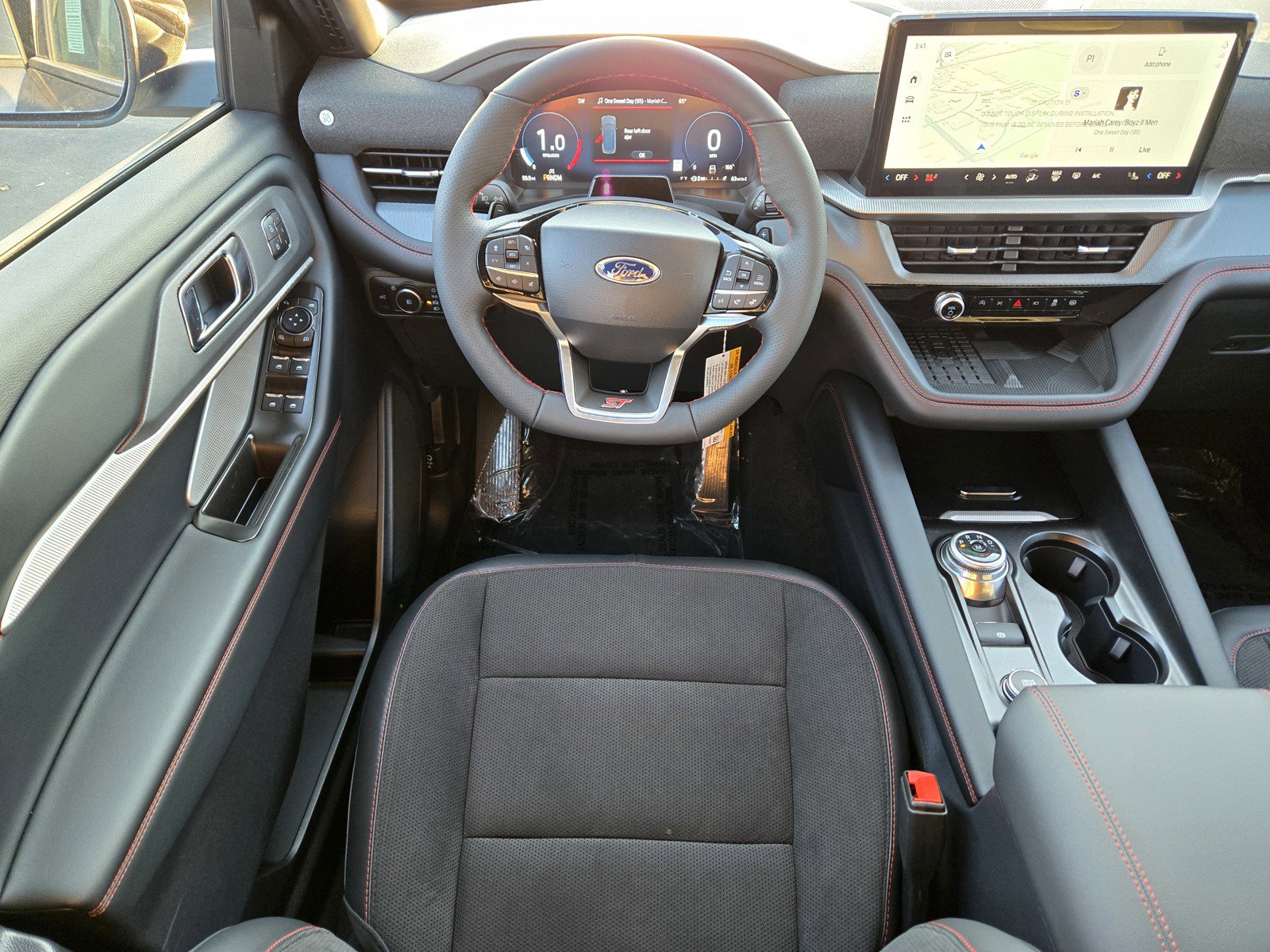 2025 Ford Explorer ST photo 6