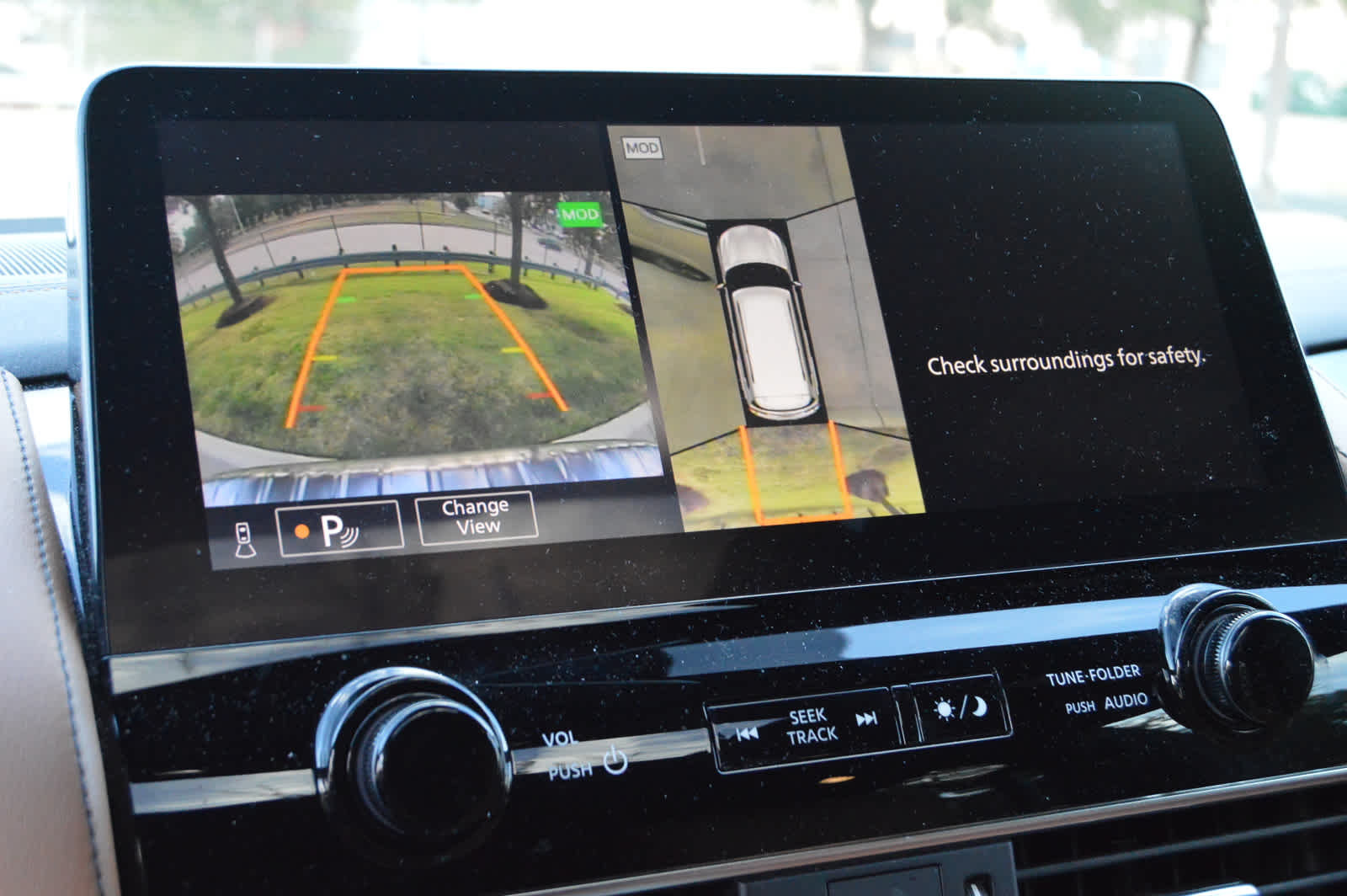 2022 Infiniti QX80 Sensory photo 10