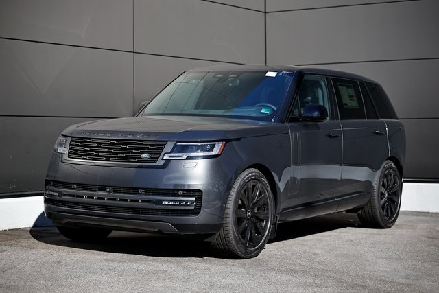 2025 Land Rover Range Rover SE's photo