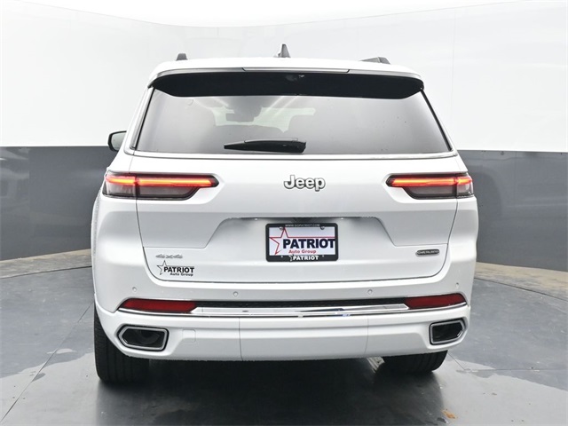 2025 Jeep Grand Cherokee Overland photo 4