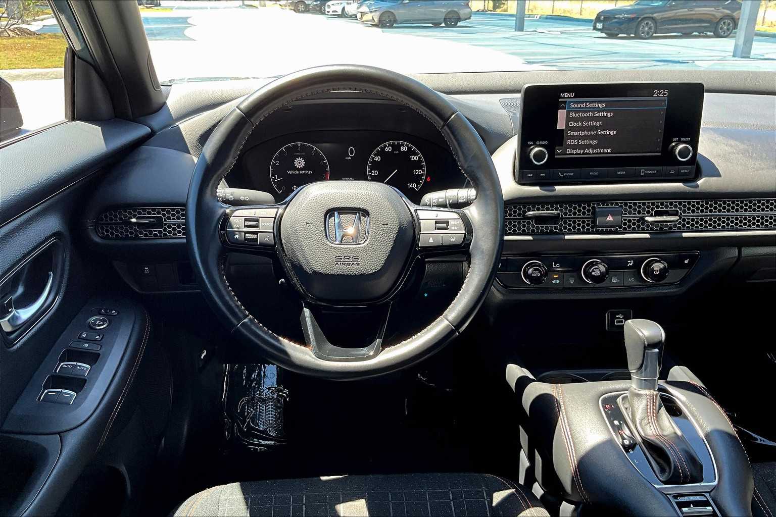 2025 Honda HR-V Sport photo 3