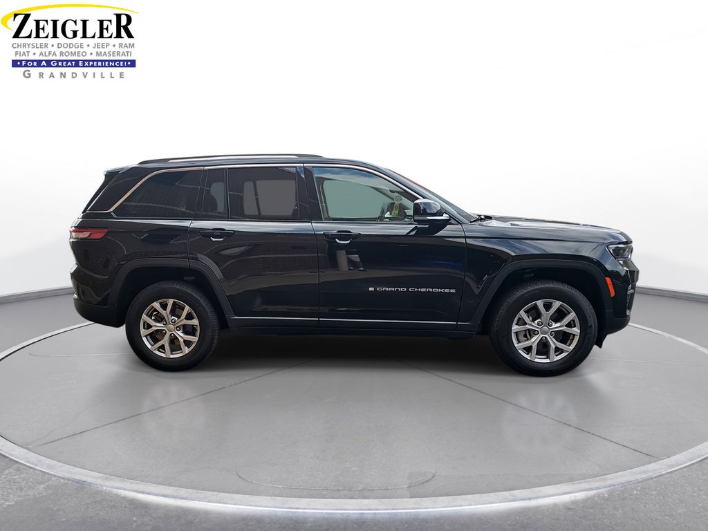 2022 Jeep Grand Cherokee Limited photo 4