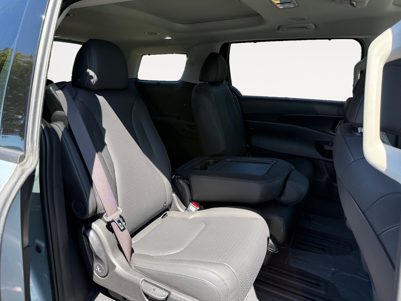 2025 Kia Carnival SX Prestige photo 16