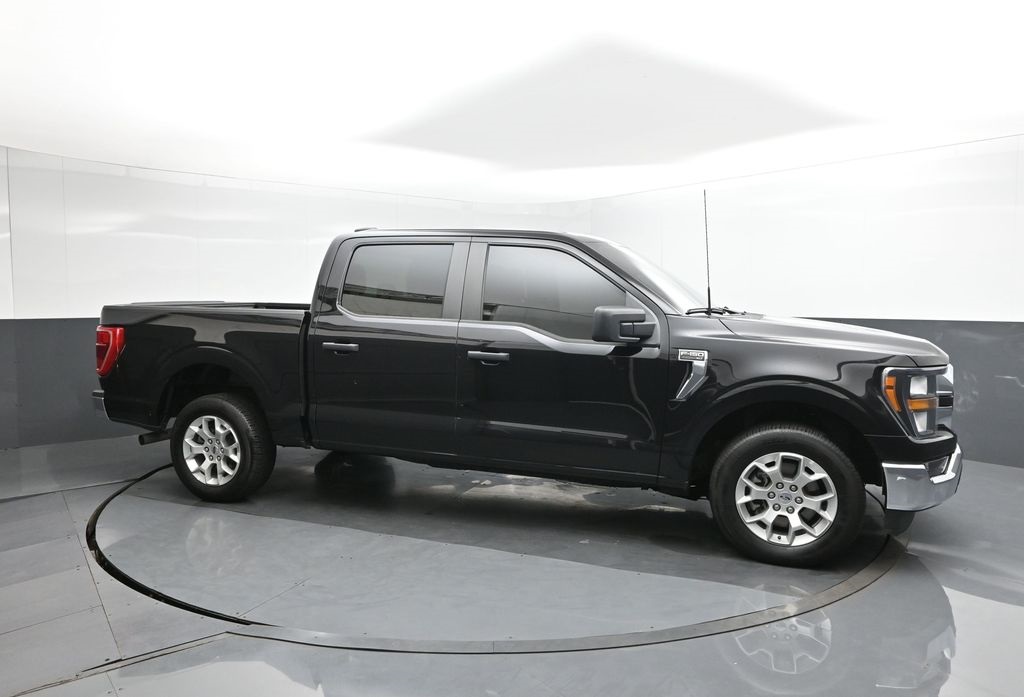 2023 Ford F-150 XLT photo 11