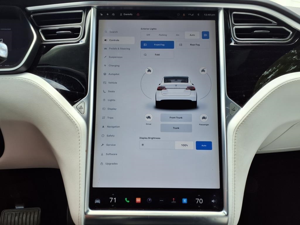 2018 Tesla Model X 75D photo 15