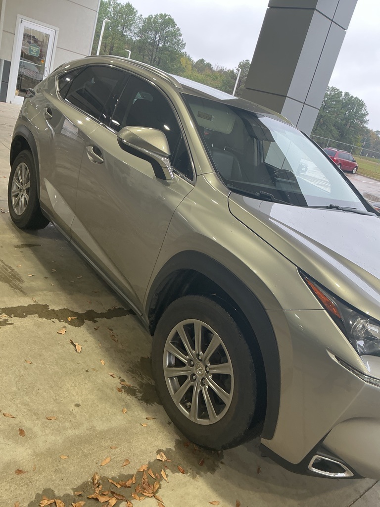 2016 Lexus NX 200t's photo