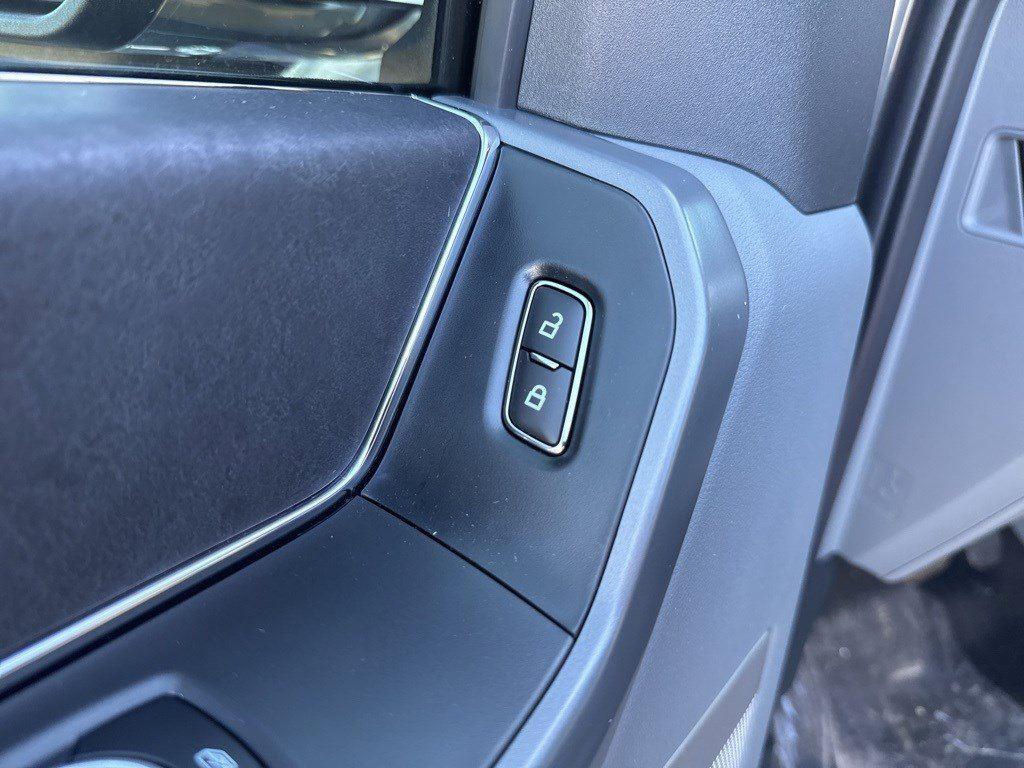 2025 Ford F-150 XLT photo 22
