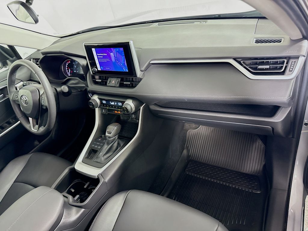 2023 Toyota RAV4 XLE Premium photo 25