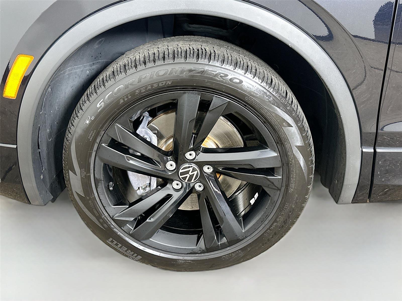 2023 Volkswagen Tiguan SE R-Line Black photo 30