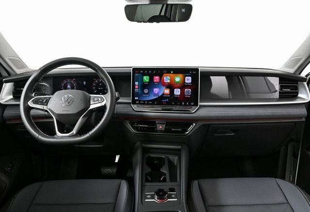 2025 Volkswagen Tiguan SE photo 12